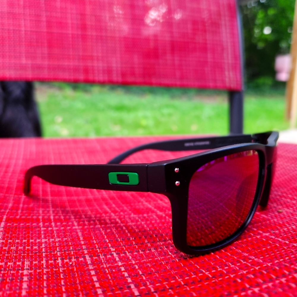 Oakley Holbrook